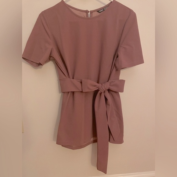 🌸 EUC 🌸Shein Beautiful Plum short sleeve blouse with tie at waist - size 6/M - Picture 2 of 11